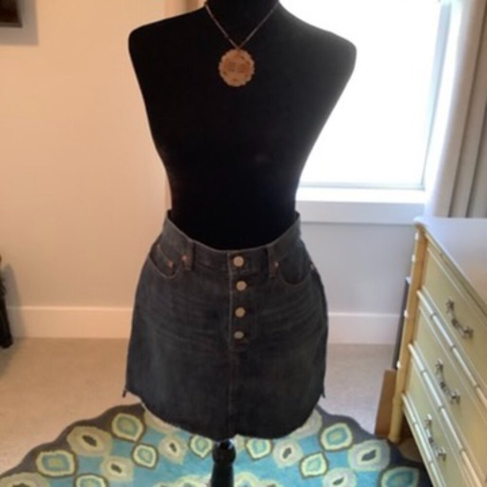Perfect Button Fly Gap Denim Skirt Size 30